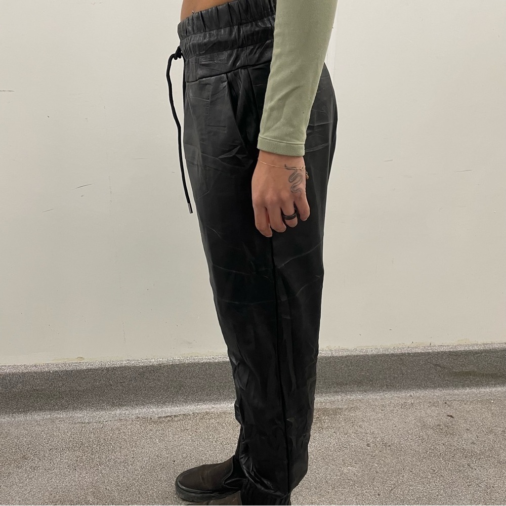 π€β¨ Dynamite Faux Leather Pants - NWT π€β¨ - Picture 13 of 13